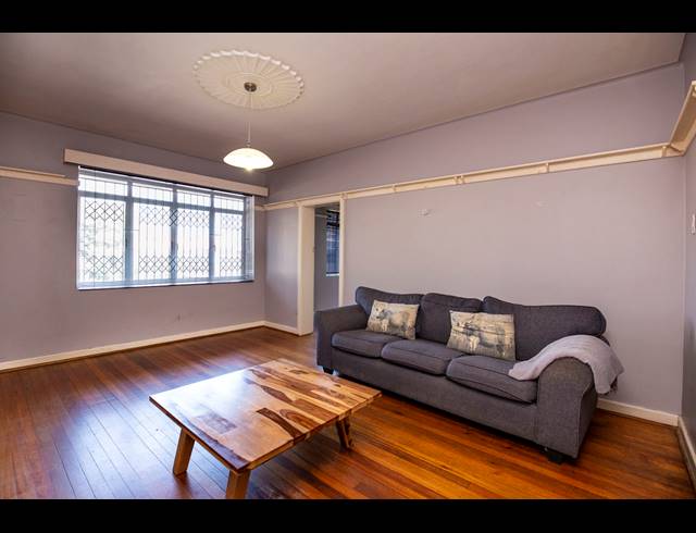 2 BEDROOM APARTMENT FOR SALE IN GLENWOOD